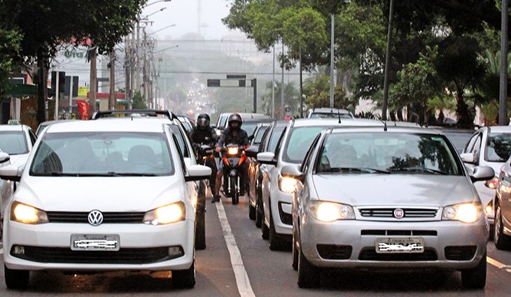 Guaicurus News - Motoristas com placas final 3 e 9 têm até o fim do mês para licenciar veículos de forma 100% online