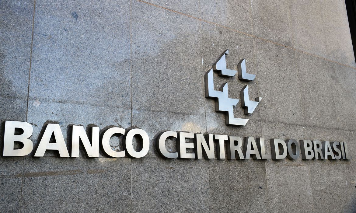 Guaicurus News - Saques da poupança superam depósitos em R$ 6,25 bilhões em julho