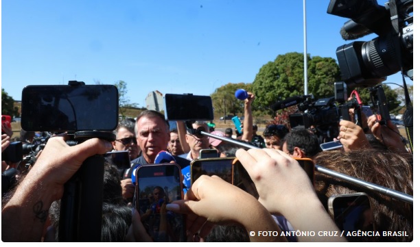 Guaicurus News - PF cumpre mandados na casa de Jair Bolsonaro, que usará tornozeleira