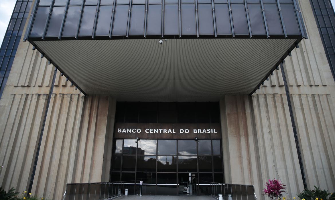 Guaicurus News - Copom eleva juros básicos da economia para 14,25% ao ano