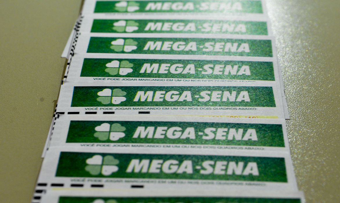 Guaicurus News - Mega-Sena volta a acumular; próximo concurso deve pagar R$ 115 milhões