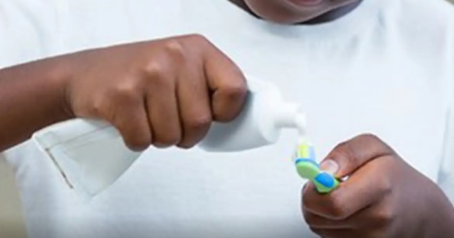 Guaicurus News - Anvisa suspende interdição de venda de creme dental da Colgate